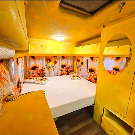 La Di Mr Max Camping